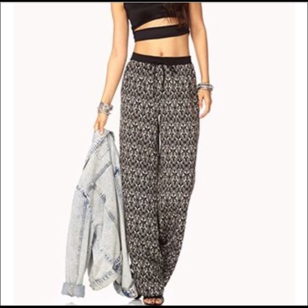 Vintage-Inspired Damask Silky Pants. Size Medium.